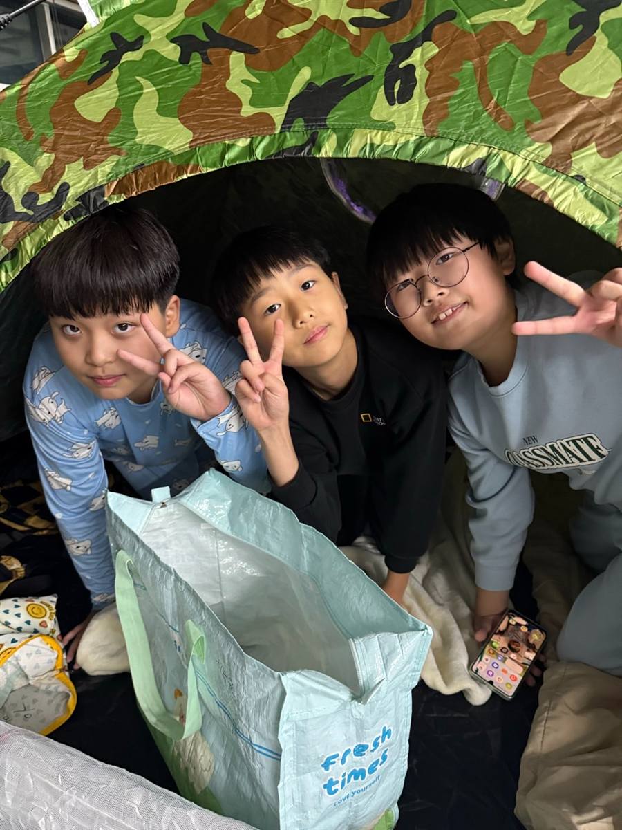 도장 안 텐트 합숙